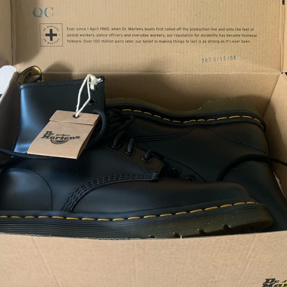 brand new doc marten in original box - Picture 2 of 7